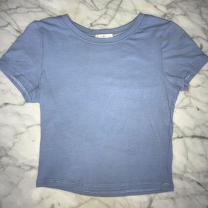 Cropped light blue short sleeve T-shirt